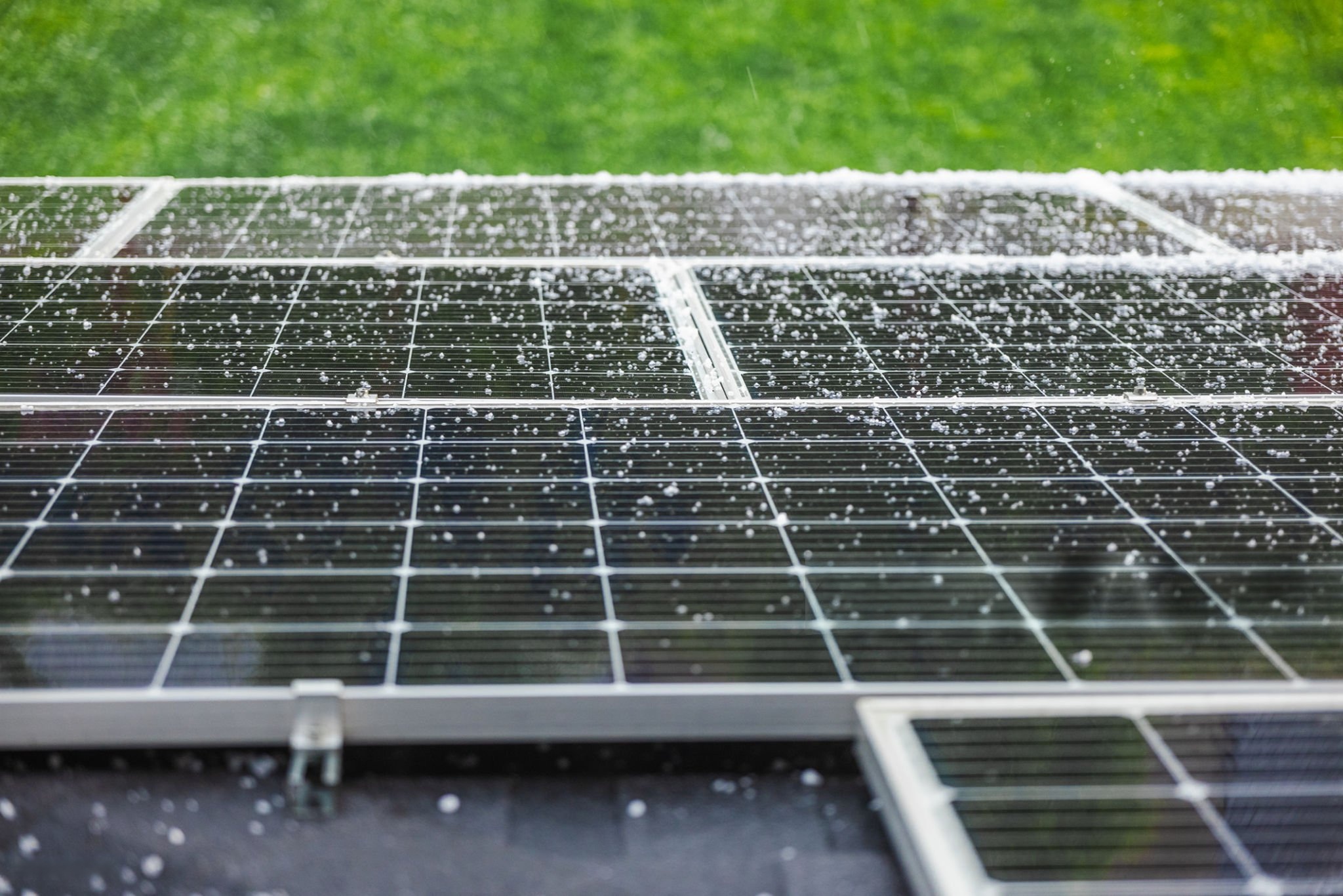 PV glass produced by soda ash dense resists from hail impact